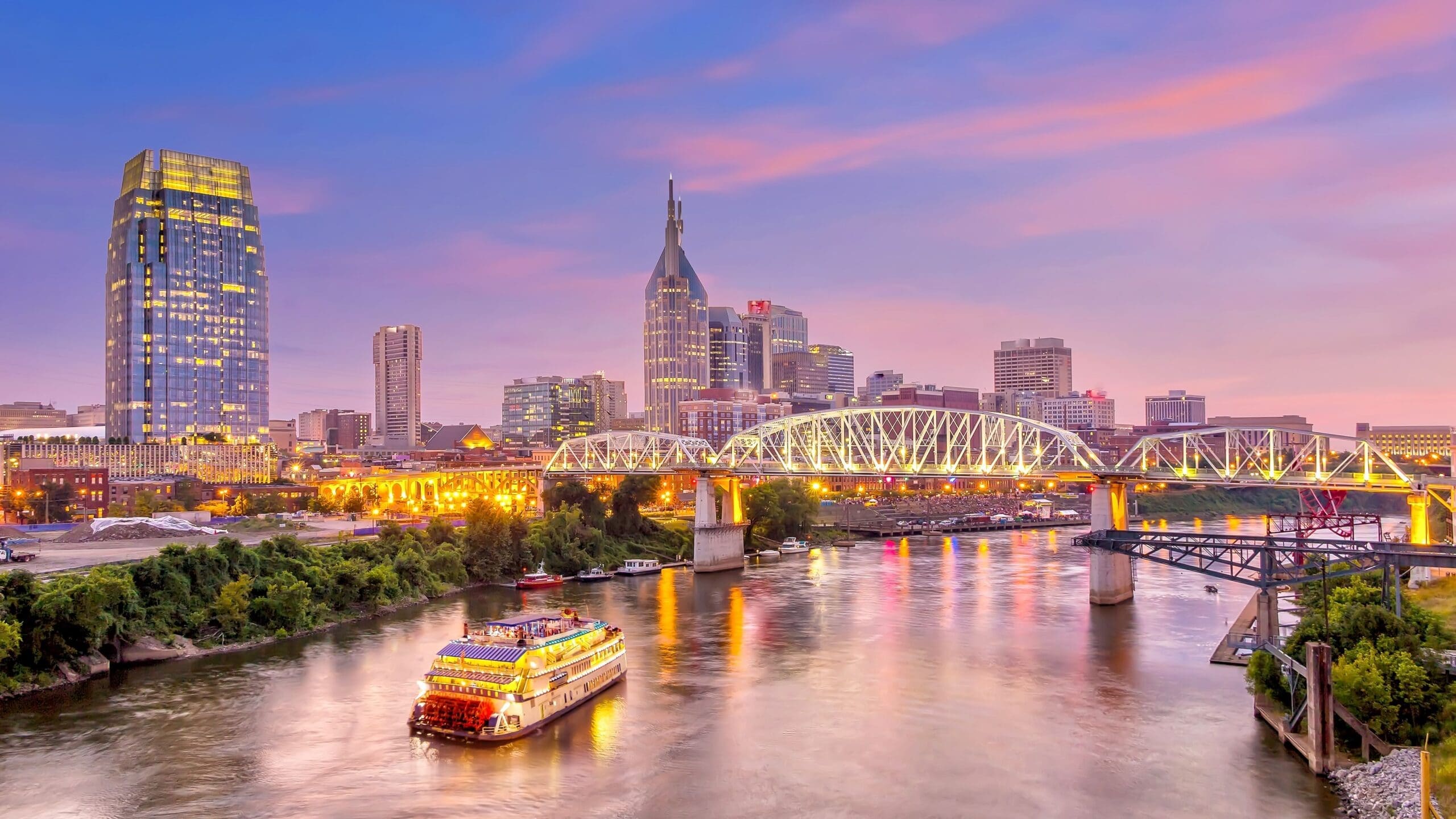 nashville-tennessee-downtown-skyline-at-twilight-royalty-free-image-1670276417